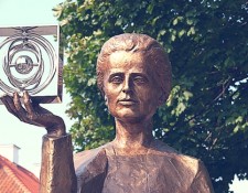 Marie Skłodowskiej-Curie statuue at Warsaw