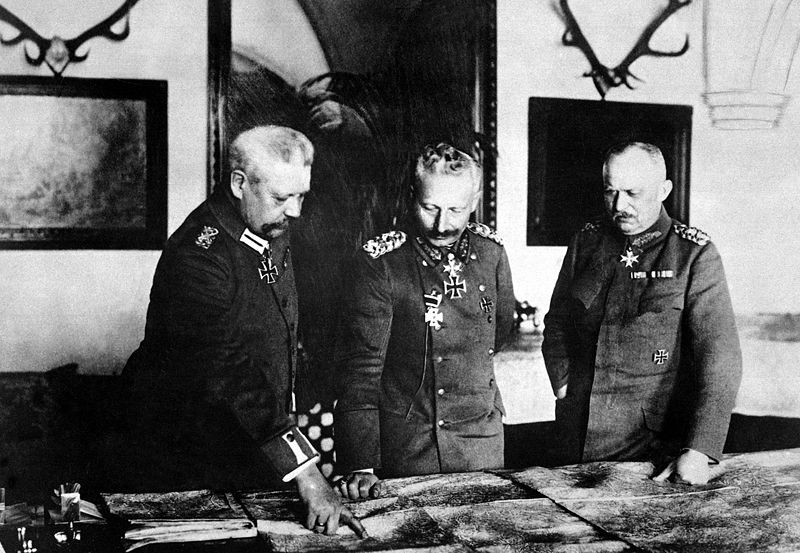 General Paul von Hindenburg, Kaiser Wilhelm II, and General Erich.