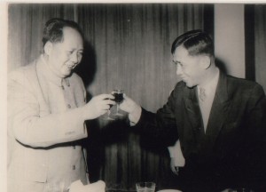 Le Duan toasting with Mao